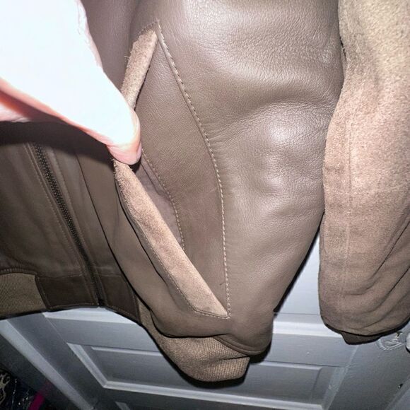 Blank NYC | NWT Unisex Leather Bomber Jacket Size Medium - Picture 7 of 10